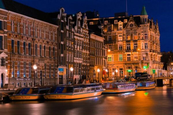 Amsterdam: Private Evening Canal Cruise With Prosecco - Directions