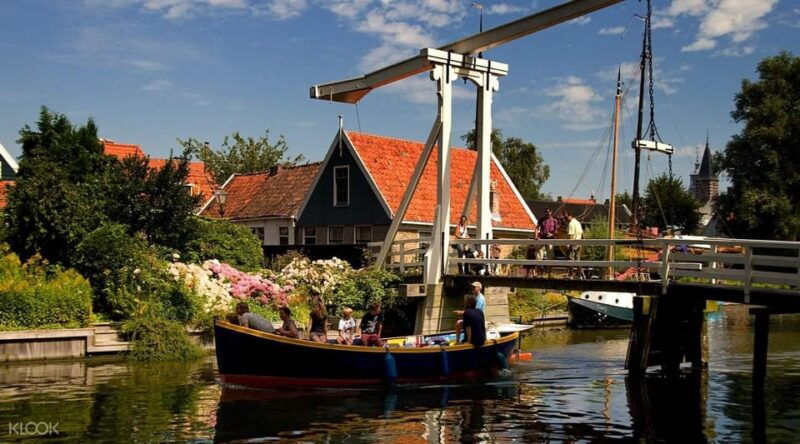 Amsterdam: Private green tour !!! Windmills, castle - FAQs