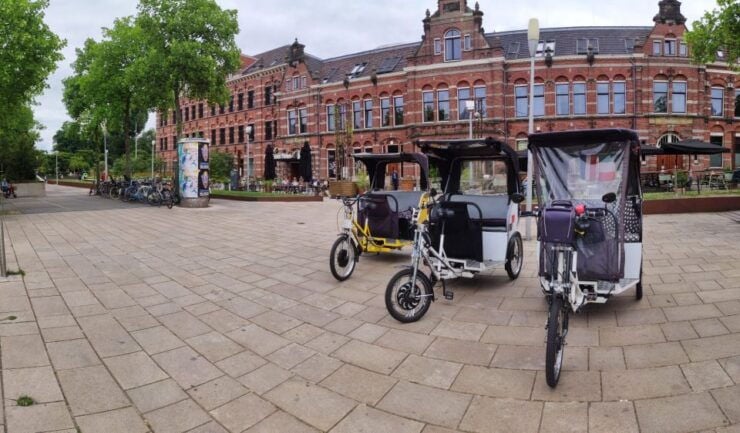 Amsterdam: Private Guided City Tour by Pedicab - Duration and Availability
