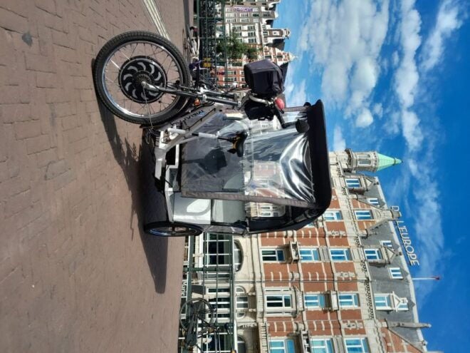 Amsterdam: Private Guided City Tour by Pedicab - Hotel Pickup and Drop-off
