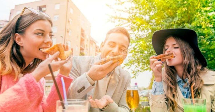 Amsterdam: Private Luxury Cruise With Pizza and Drinks - Overview of the Luxury Cruise Experience