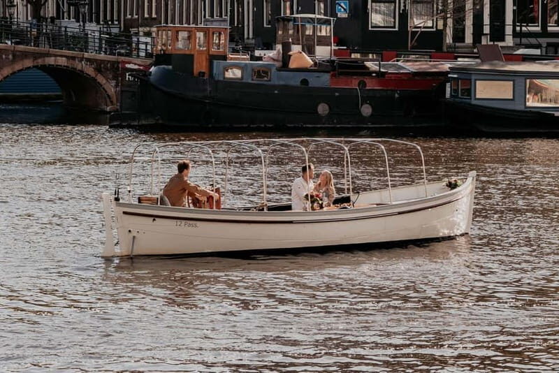 Amsterdam: Private Romantic Canal Cruise w. Prosecco/Snacks - Who Should Consider This Tour?