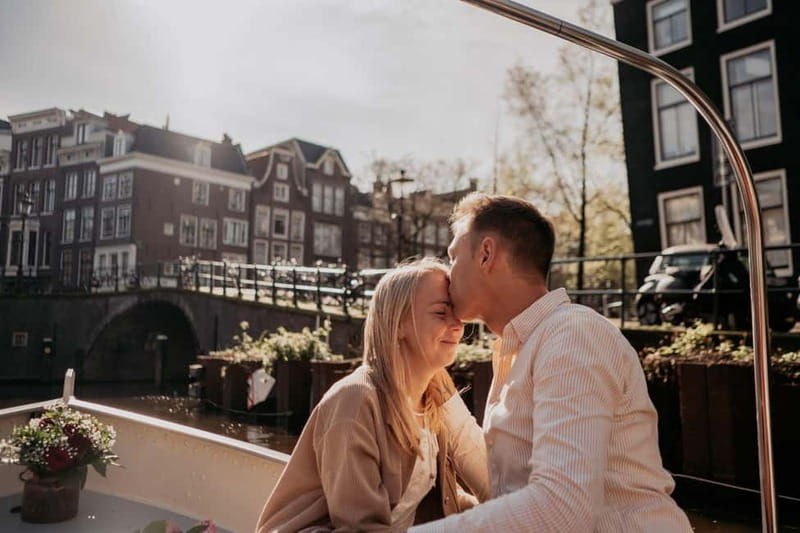 Amsterdam: Private Romantic Canal Cruise w. Prosecco/Snacks - Good To Know