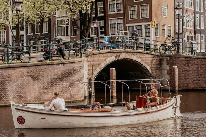 Amsterdam: Private Romantic Canal Cruise w. Prosecco/Snacks - Detailed Breakdown of the Itinerary