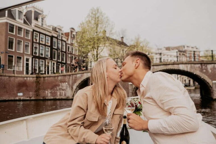 Amsterdam: Private Romantic Canal Cruise w. Prosecco/Snacks - Who Should Book This Tour?