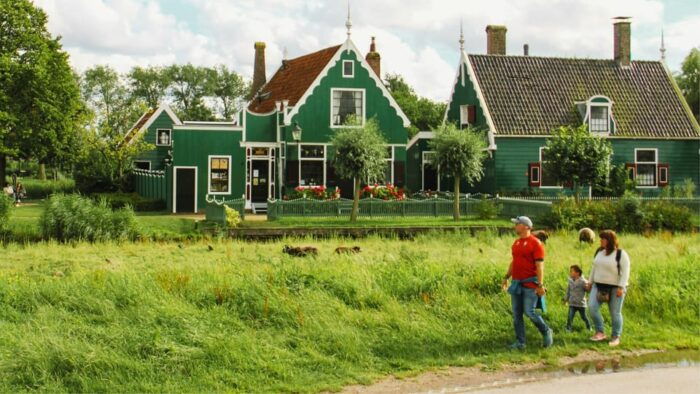 Amsterdam: Private Tour Giethoorn, Zaanse Schans Local Guide - Final Thoughts