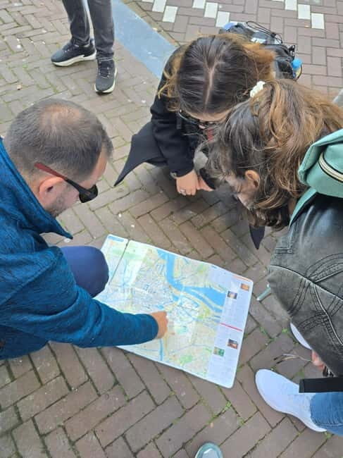 Amsterdam: Private walking tour with Coffee & Anne Frank VR - What Makes This Tour Special?