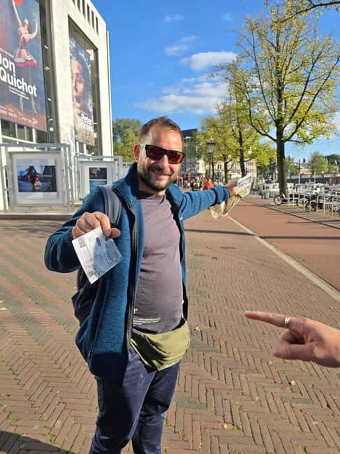 Amsterdam: Private walking tour with Coffee & Anne Frank VR - Who Would Love This Tour?