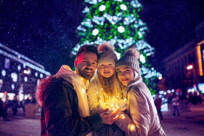 Amsterdam: Professional Christmas Photoshoot at Dam Square - Booking Information