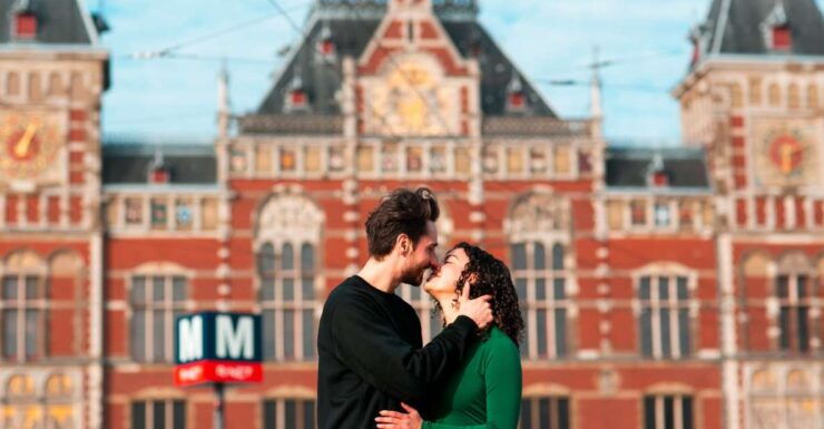 Amsterdam: Professional Photoshoot at Centraal Station - Booking Options and Flexibility