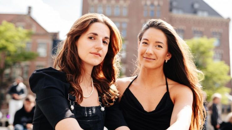 Amsterdam: Professional Photoshoot at Dam Square. - Booking Details