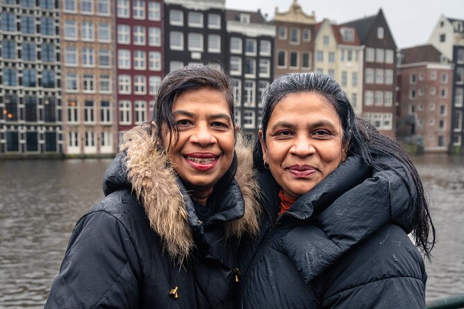 Amsterdam: Professional Photoshoot at Damrak - Starting From .96 per Group