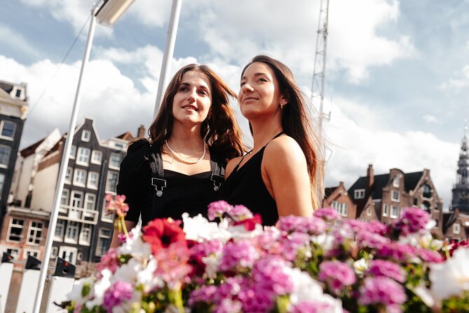 Amsterdam: Professional Photoshoot at Damrak - Private Photoshoot