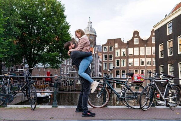 Amsterdam : Professional Photoshoot at the Canals - Common Questions