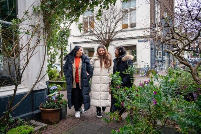Amsterdam: Professional Photoshoot at the Canals - Booking Details