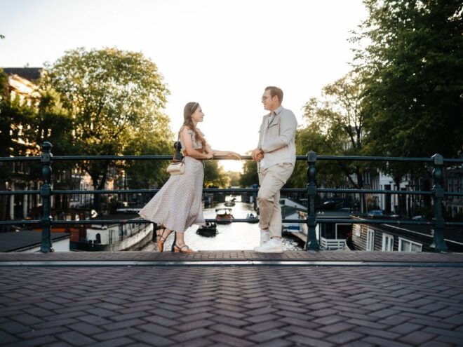 Amsterdam: Professional Photoshoot at the Skinny Bridge - Customer Reviews