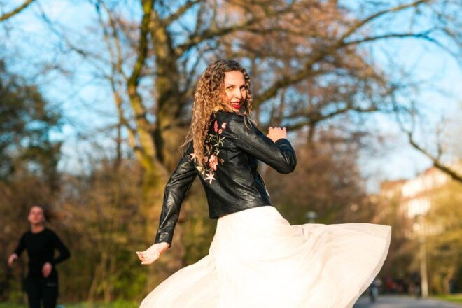 Amsterdam: Professional Photoshoot at Vondelpark - Gift Option