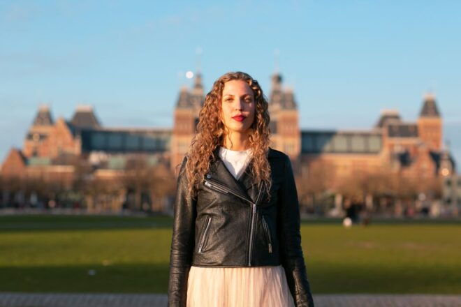 Amsterdam: Professional Photoshoot Rijksmuseum & Museumplein - Full Description