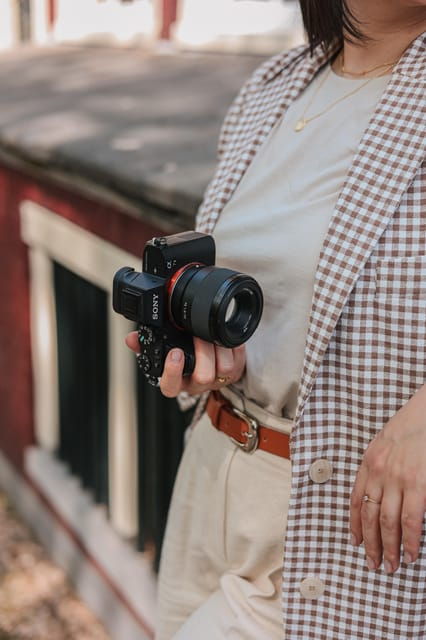 Amsterdam: Professional Photoshoot - Accessibility and Language Options