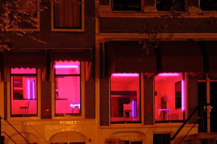 Amsterdam: Red Light District 1-hour Smartphone Audio Tour - Experience