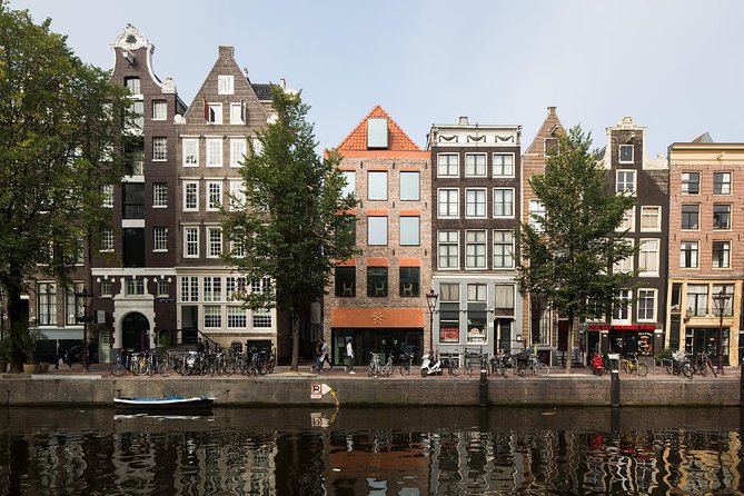 Amsterdam Red Light District: a Walking Audio Tour on Your Phone (1hour) - Audio Guide and App Requirements
