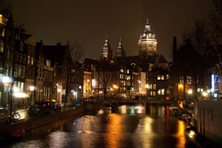 Amsterdam Red Light District and Old Town Walking Tour - Significance in Dutch Culture