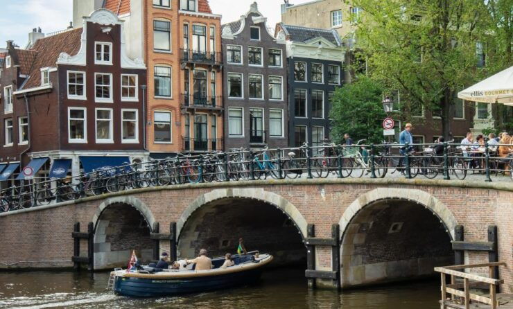 Amsterdam: Red Light District & City Tour German or English - Activity Details