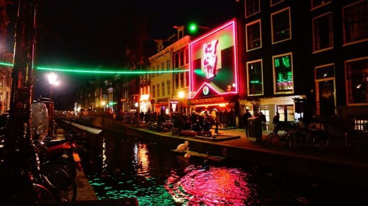 Amsterdam: Red Light District Exclusive Night Tour - Free Cancellation and Flexible Payment Options