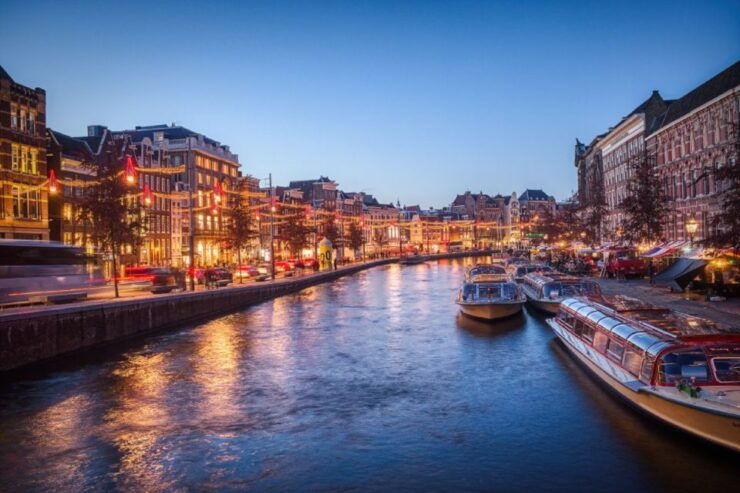 Amsterdam: Red Light District Private Guided Walking Tour - Highlights of the Tour