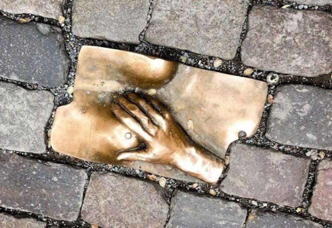 Amsterdam: Red Light District Tour - Historical Landmarks and Architectural Marvels