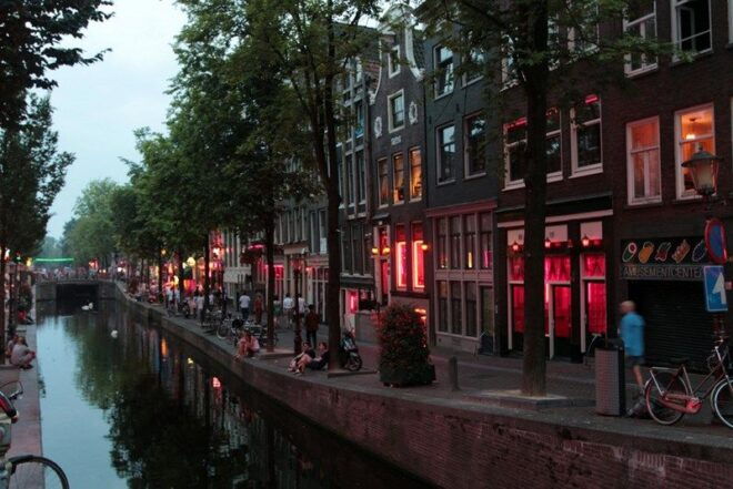 Amsterdam: Red Light District Tour - Customer Reviews and Ratings
