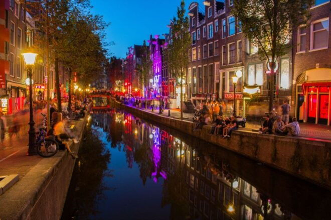 Amsterdam: Red Light District Walking Tour - Full Description of the Tour