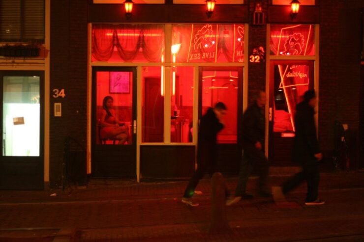 Amsterdam: Red Light District Walking Tour - Experience Highlights