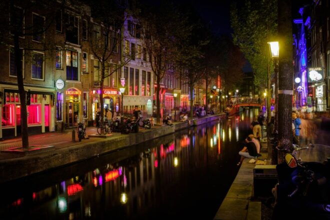 Amsterdam: Red Light District Walking Tour - Inclusions