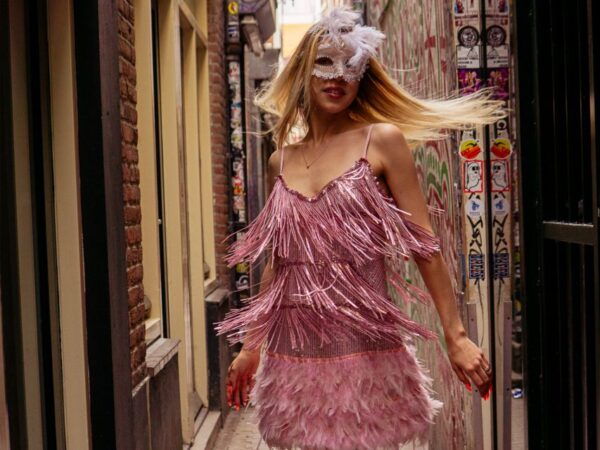 Amsterdam: Red Light Photoshoot in Former Brothel - Blending History and Creativity in a Photoshoot