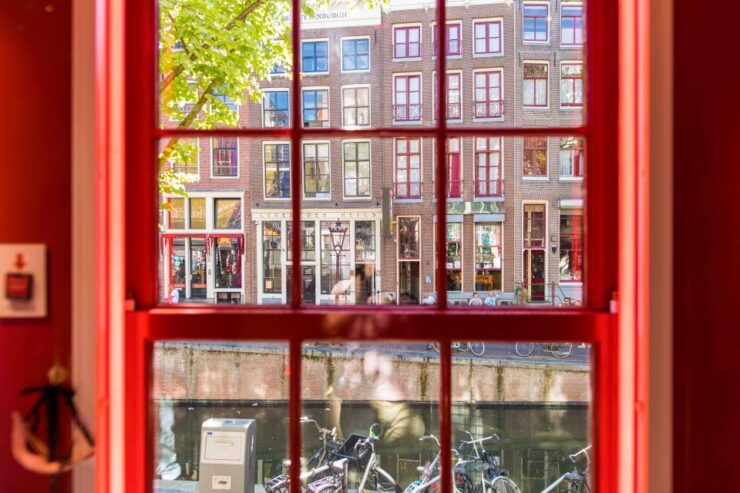 Amsterdam: Red Light Secrets Museum and 1-Hour Canal Cruise - Red Light Secrets Museum Experience