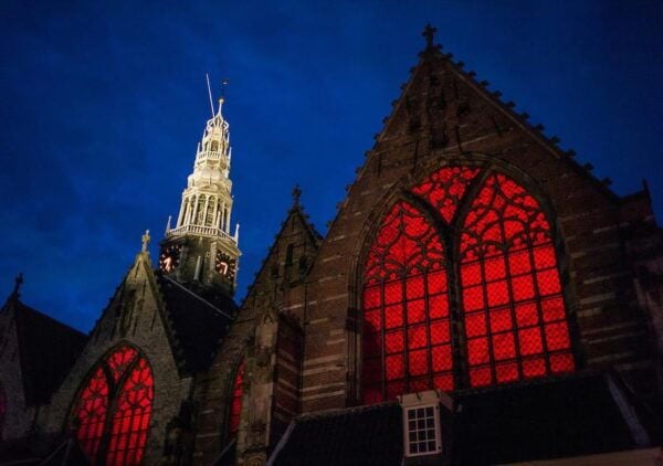 Amsterdam: Red Light Tour Exclusive and Peep Show - Wheelchair Accessibility and Age Restrictions