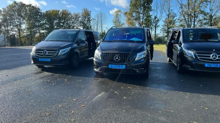 Amsterdam: Rent a Car With Driver in Amsterdam (6 Hours) - Vehicle and Driver Specifications