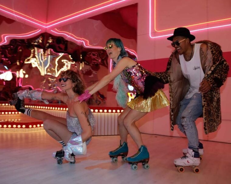 Amsterdam: Roller Dreams & Amsterdam Nightlife Experience - FAQ