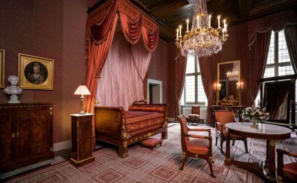 Amsterdam: Royal Palace Entry Ticket and Audio Guide - The Sum Up