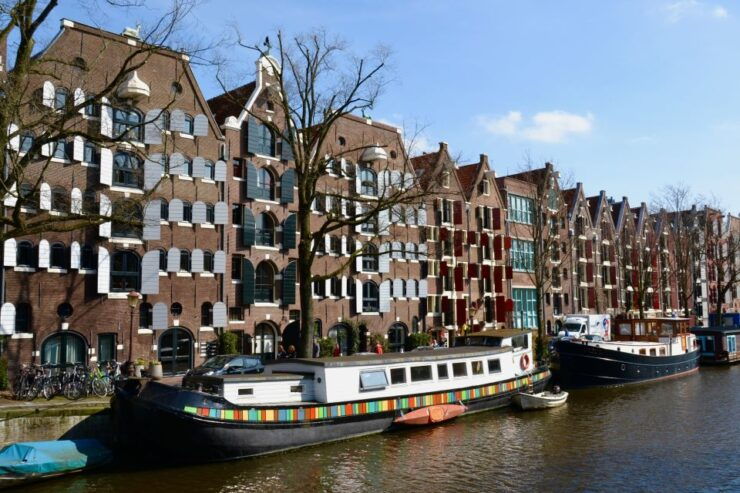Amsterdam: Secrets of Jordaan City Discovery Game - Experience: Interactive and Self-Guided Game Adventure