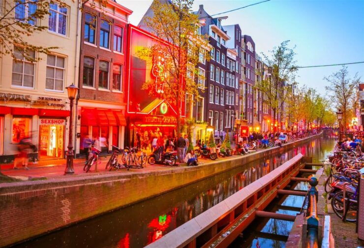 Amsterdam: Self-Guided Photography Canals Tour - Experience