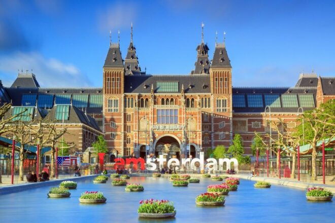 Amsterdam: Self-Guided Tour With Over 15 Sights - Curiosities
