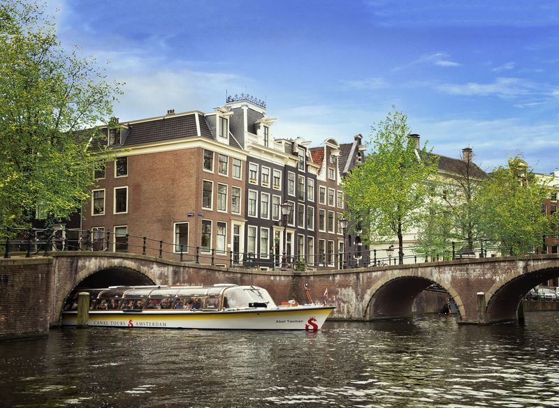 Amsterdam Sightseeing Canal Cruise - A one-hour introduction from the water