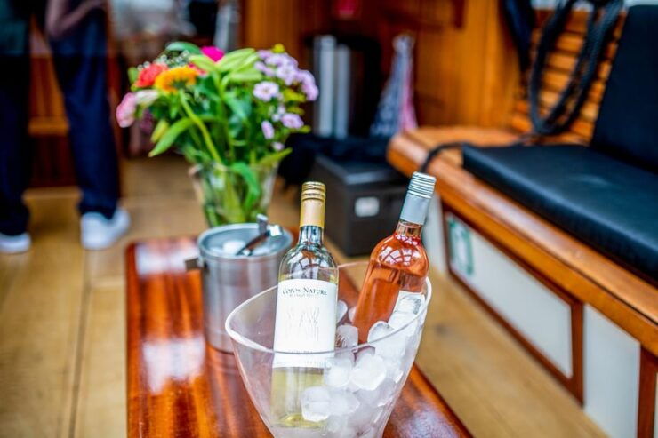 Amsterdam: Small-Group Canal Cruise Incl. Drinks and Snacks - Good To Know