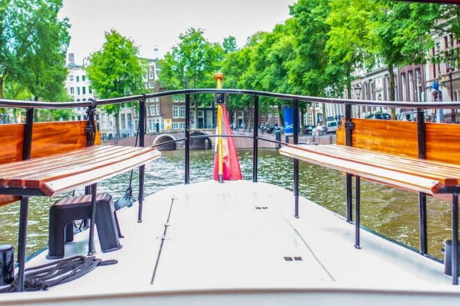 Amsterdam: Small-Group Canal Cruise Incl. Drinks and Snacks - Onboard Refreshments