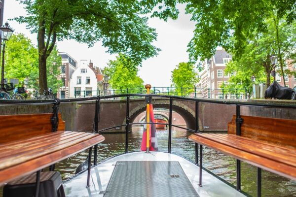 Amsterdam: Small-Group Canal Cruise Incl. Drinks and Snacks - Frequently Asked Questions