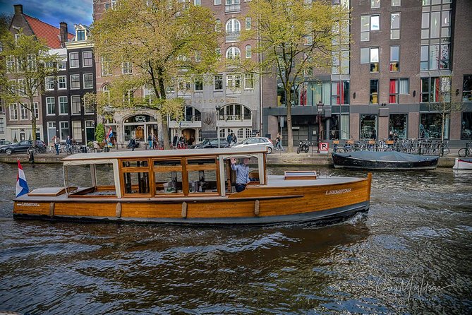 Amsterdam Small-Group Canal Cruise on Historic Saloon Boat - Boat Details and Amenities