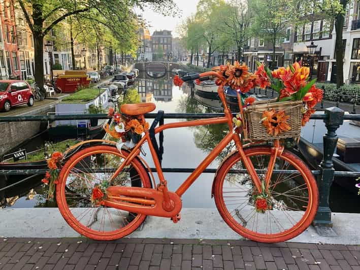 Amsterdam: Small Group Walking Tour With Fun Guide - Good To Know