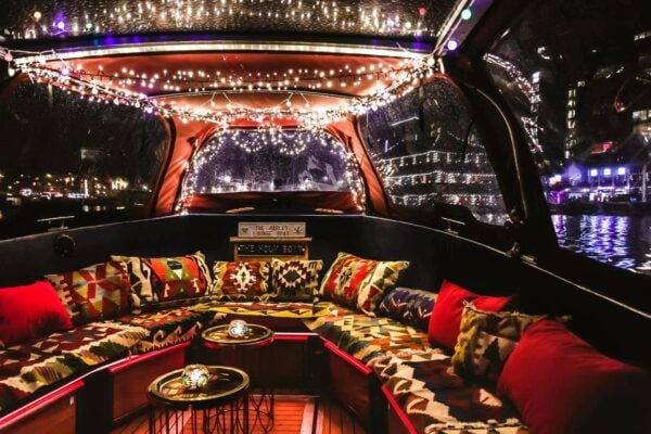 Amsterdam: Smoke and Lounge City Boat Cruise - Meeting Point and Departure Location